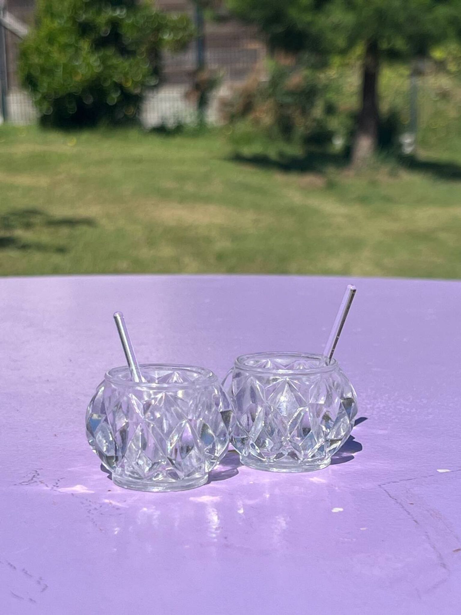 Lot - 2 pièces salerons avec cuillère en cristal