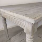 Table serving draper