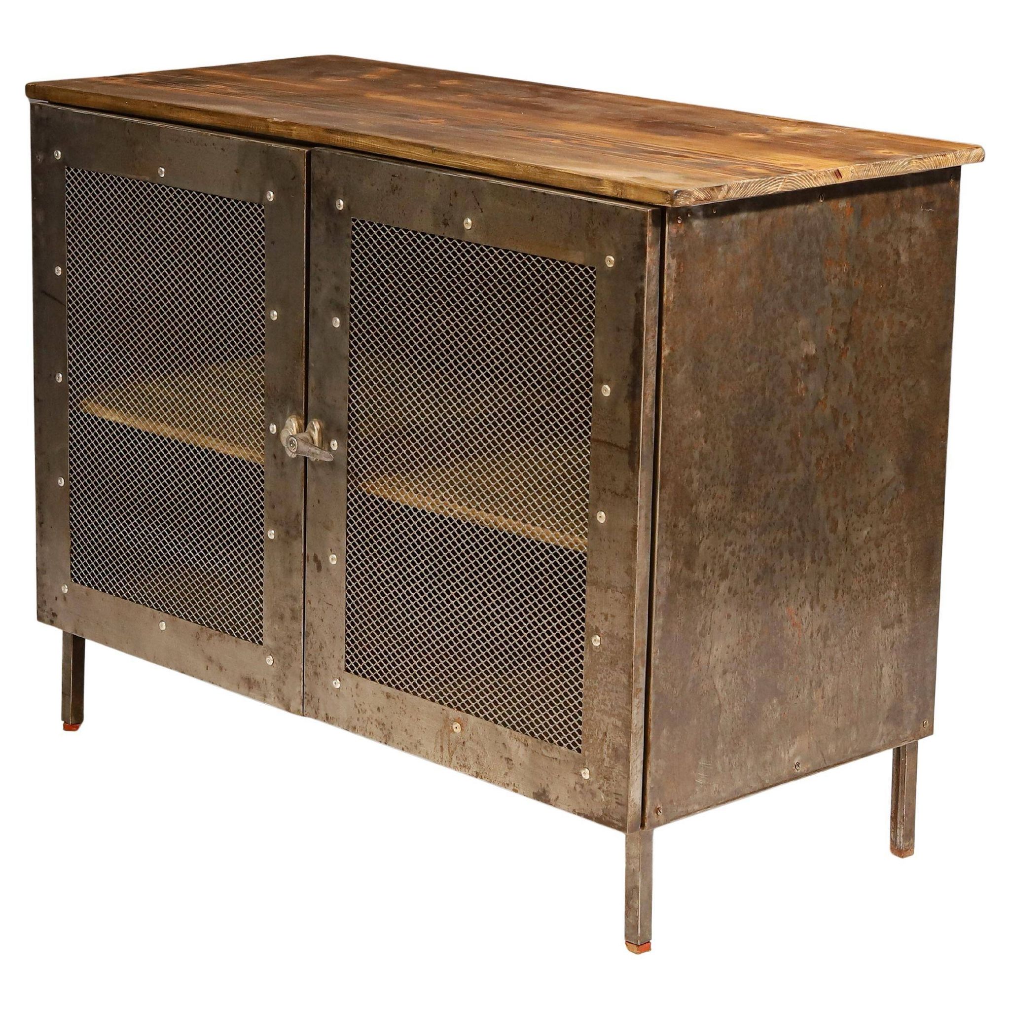 Armoire en fer industriel des années 1950, Tchécoslovaquie