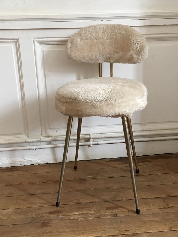 Vintage moumoute chair
