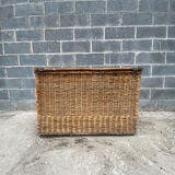 Wicker storage chest/trunk