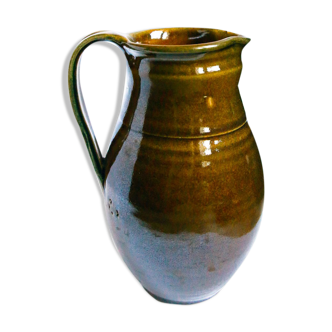 Pitcher of sandstone glaze degraded with chestnut and ochre