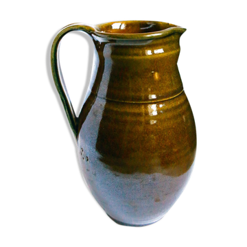 Pitcher of sandstone glaze degraded with chestnut and ochre