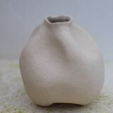 Ball vase in chamotte stoneware