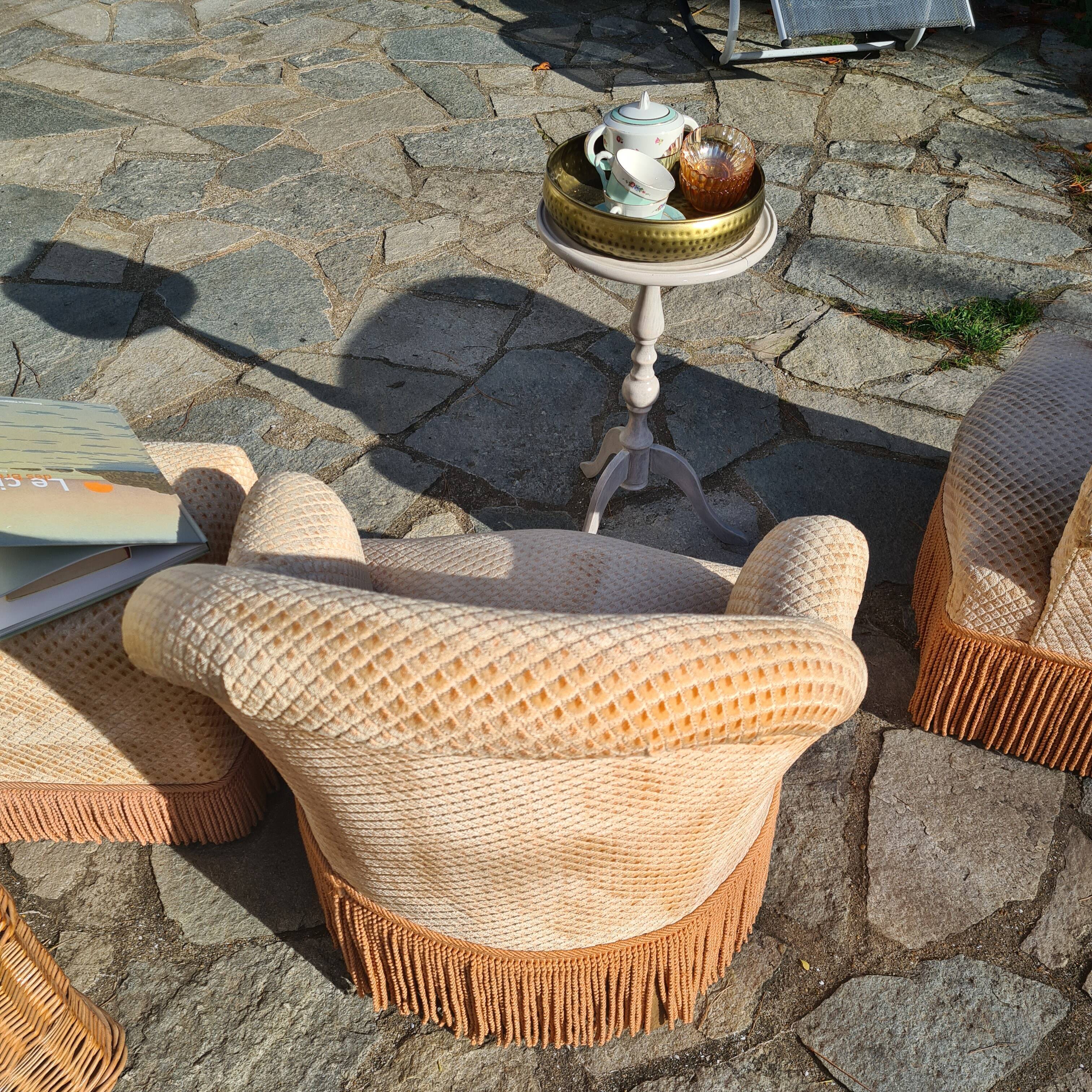 Pair of toad chairs and 1 ottoman