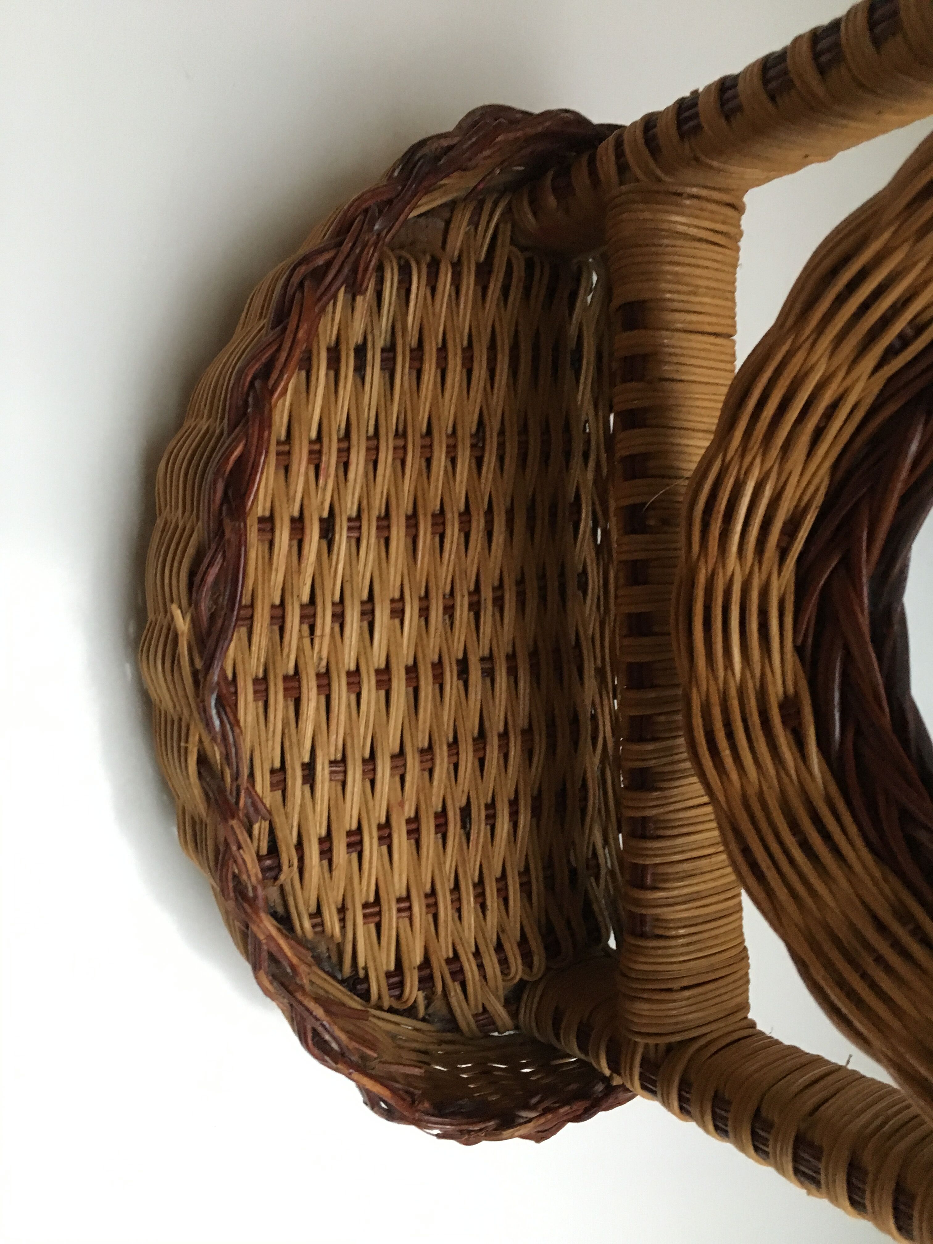 Table mirror in rattan 29 x 20 cm