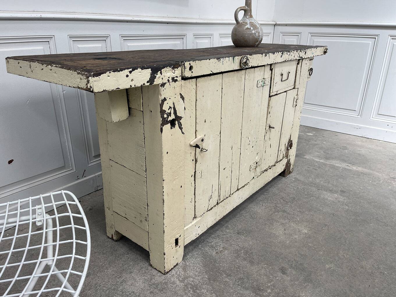 Small 1900 workbench with beautiful light patina