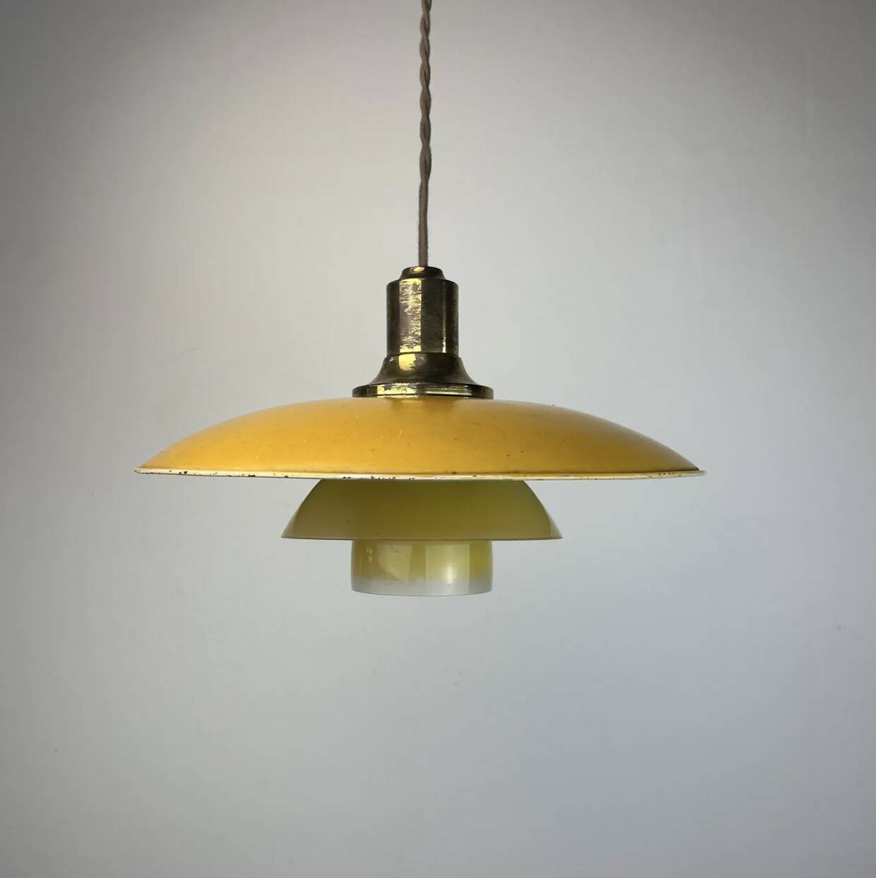 1928/29 Poul Henningsen pendant with yellow shades model 3/2,5