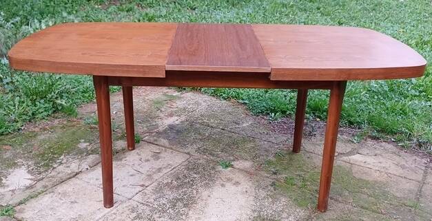 Oval dining table + extension in vintage Scandinavian style