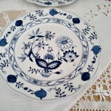Set of 4 Royal Boch dessert plates in white earthenware floral décor roy blue
