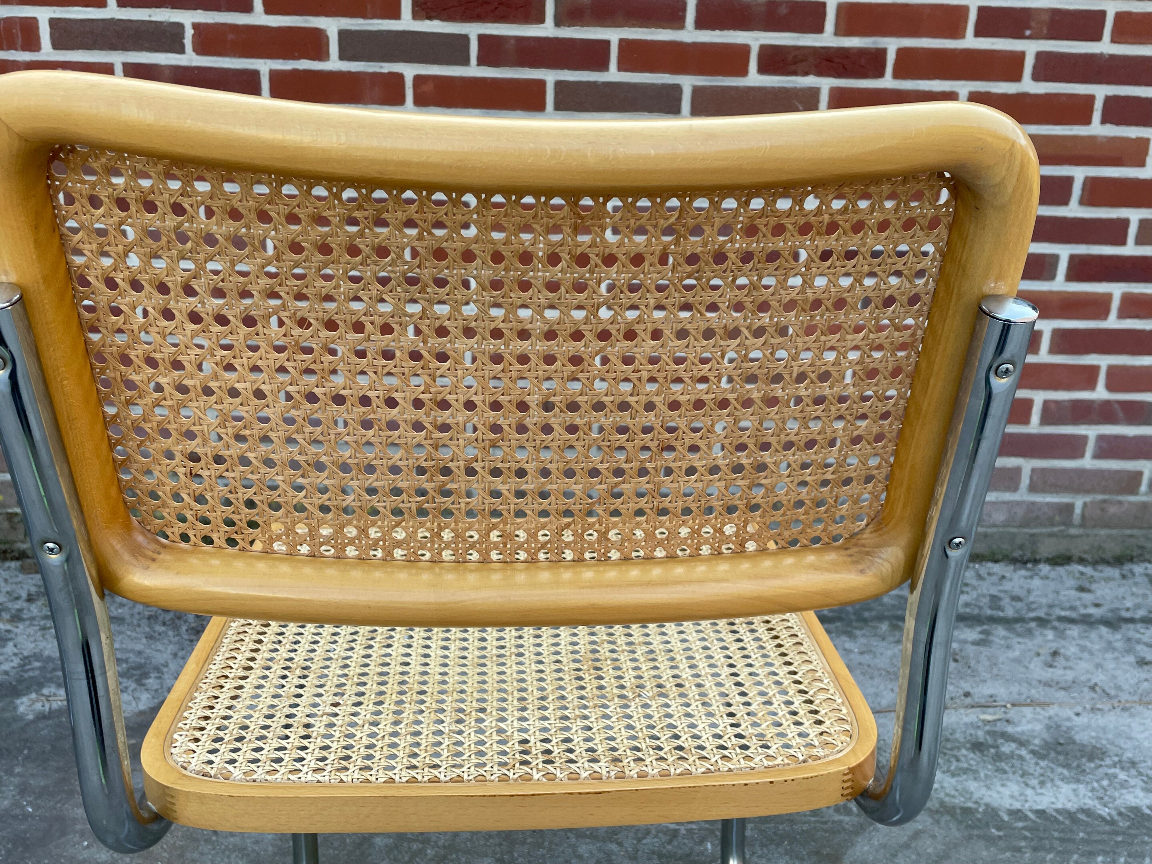 Lot de  4 chaises modèle Cesca B32