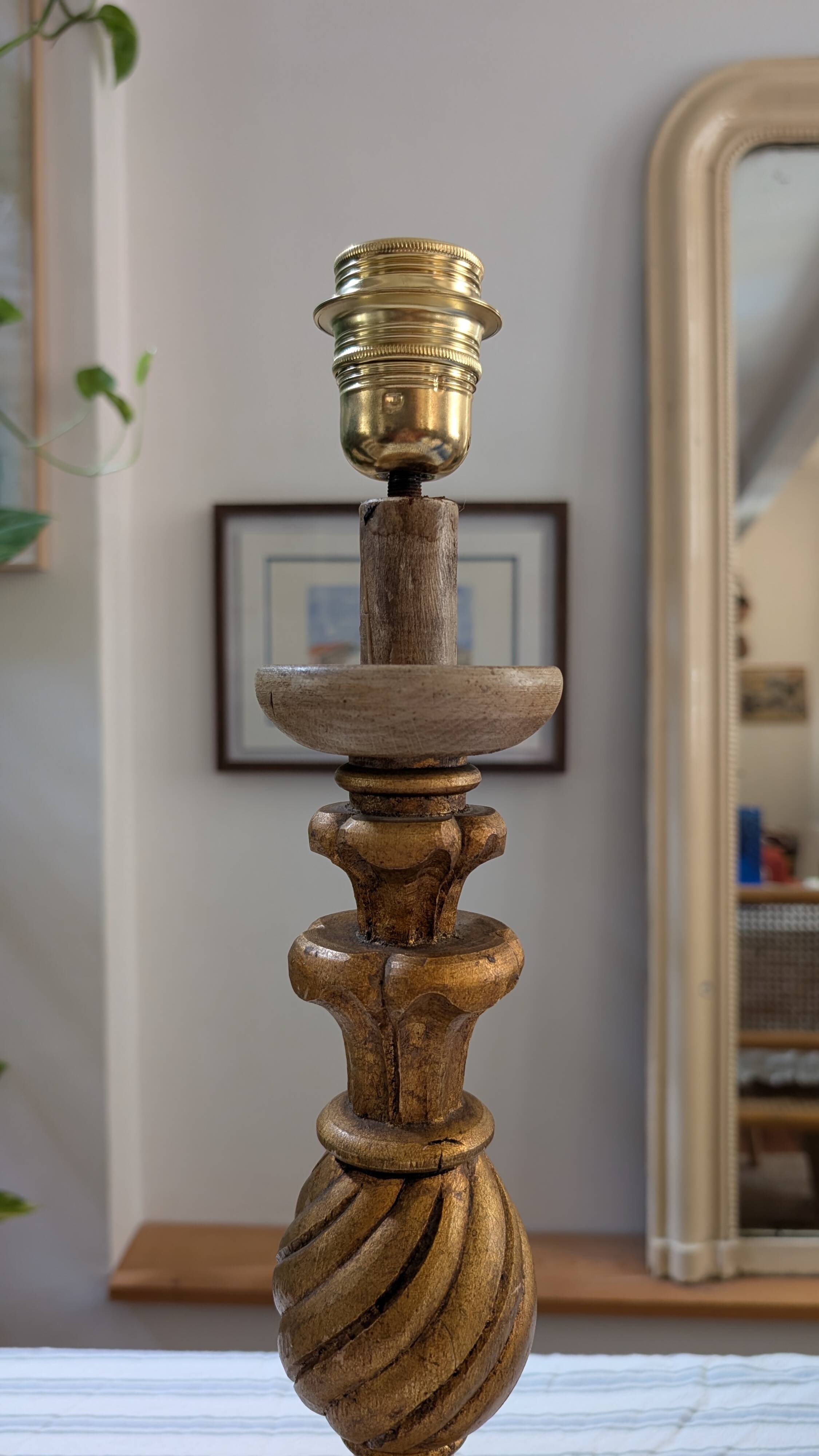 Wooden lamp base