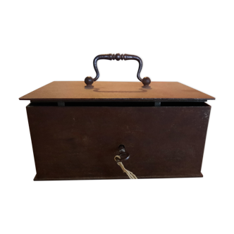 Metal chest box