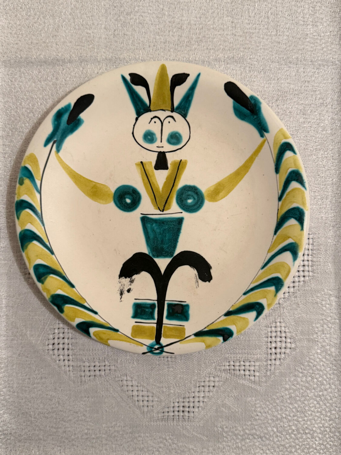 Plates and dish signed by Roger Capron, Vallauris.