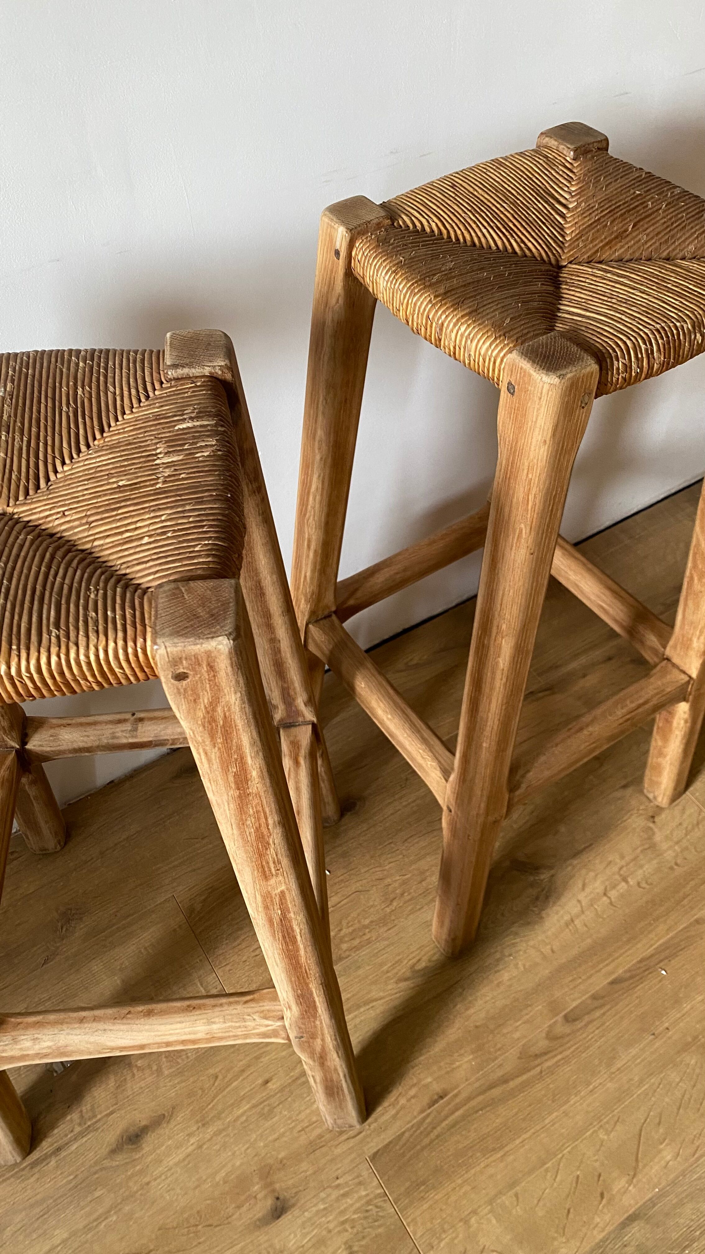 Straw oak stool (individually)