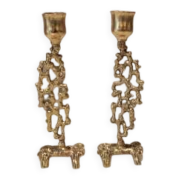 Paire de bougeoirs flambeaux en bronze doré de style brutaliste vers 1970