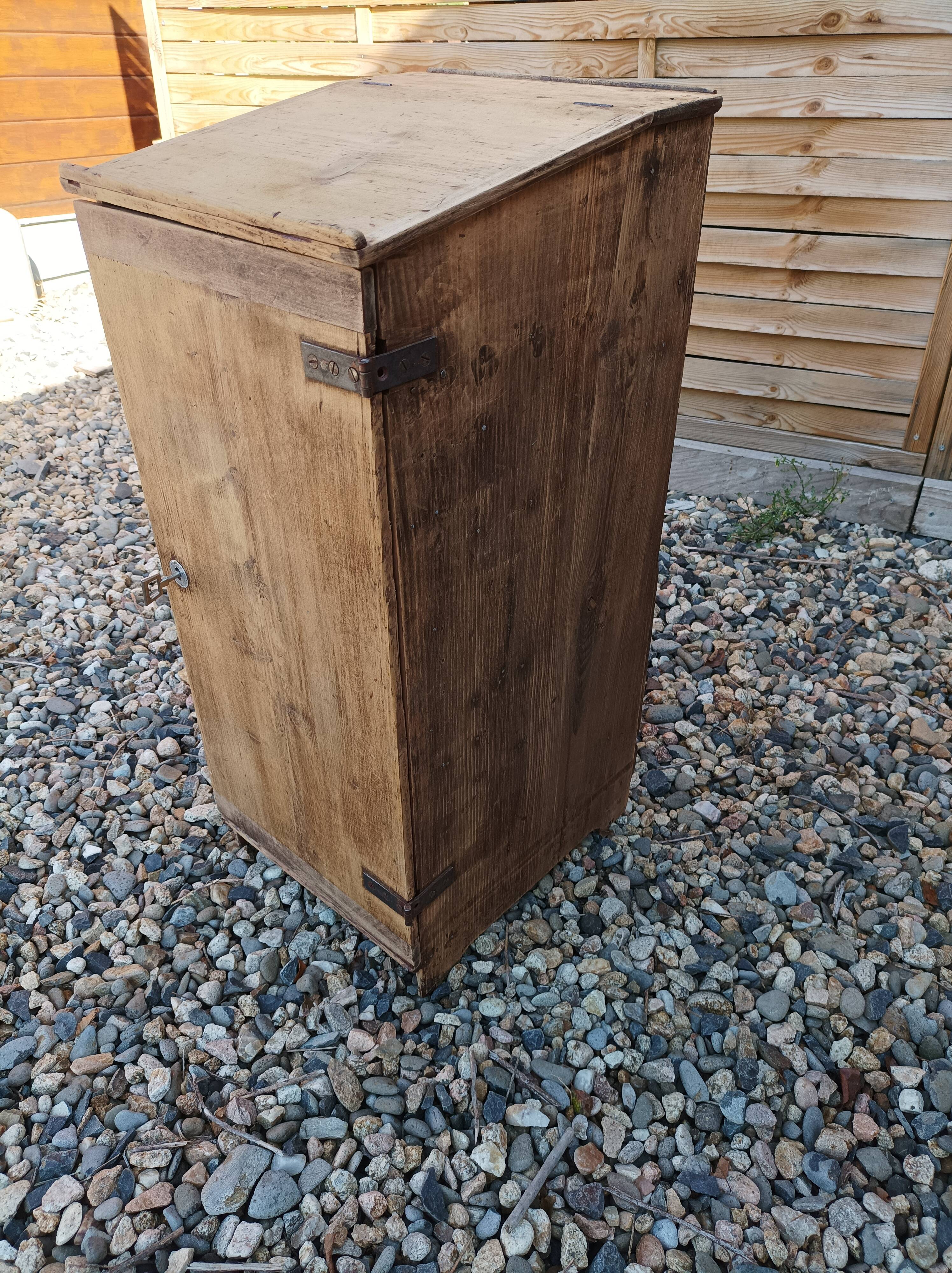 Watchmaker's furniture