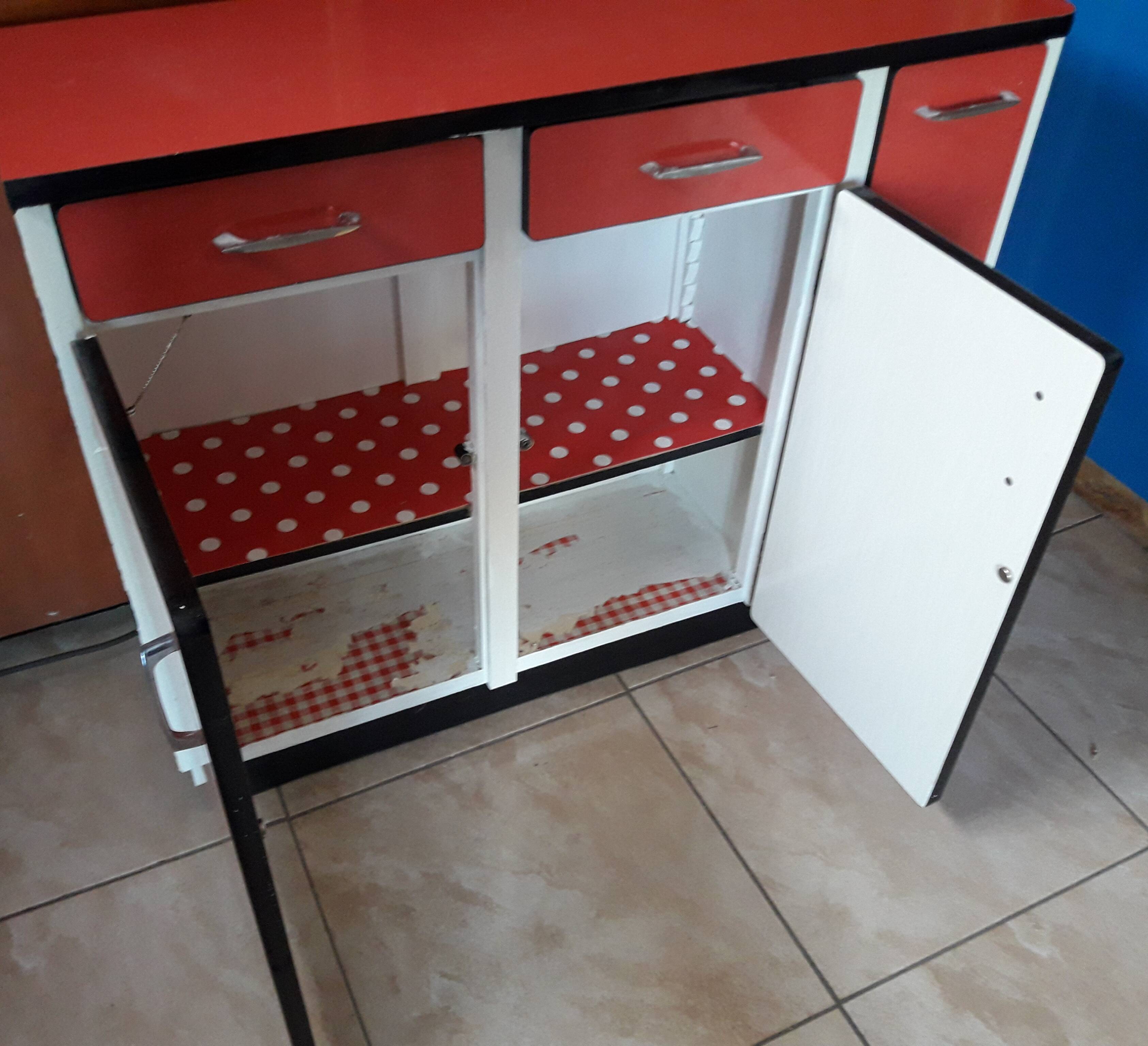 Buffet stockings in formica red vintage kitsch