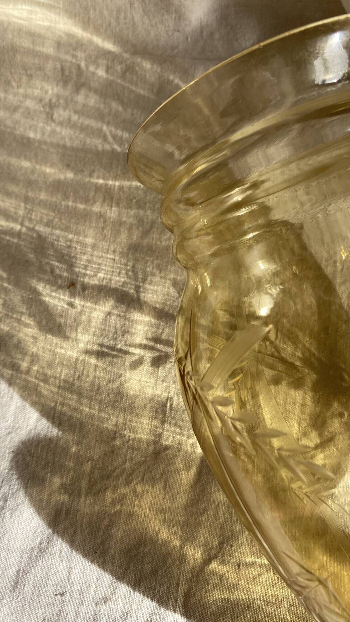Amber vase with engraved decoration
