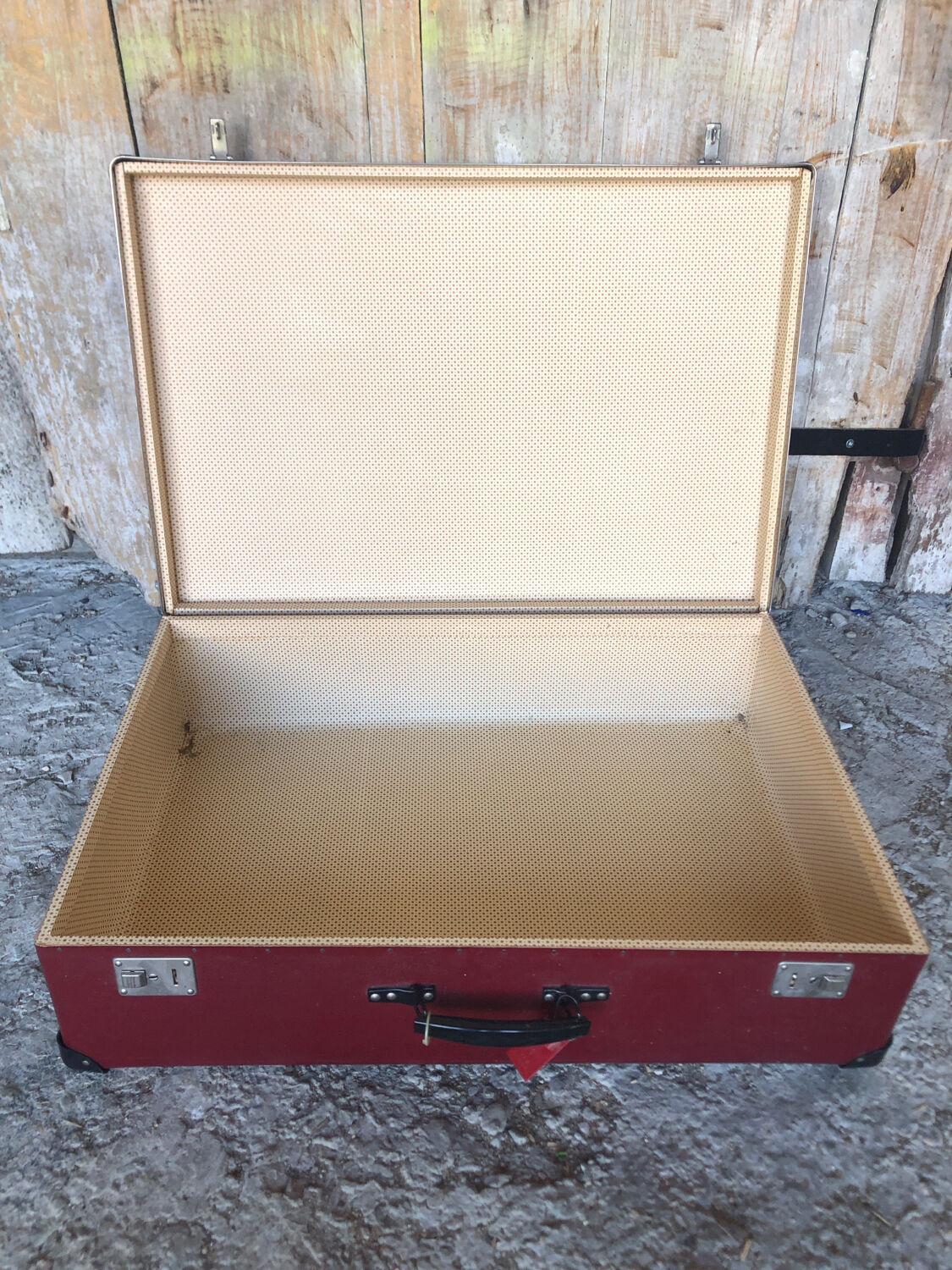 Old suitcase red cardboard bordeaux clasp metal vintage