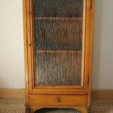 Low country window from the early 20th century