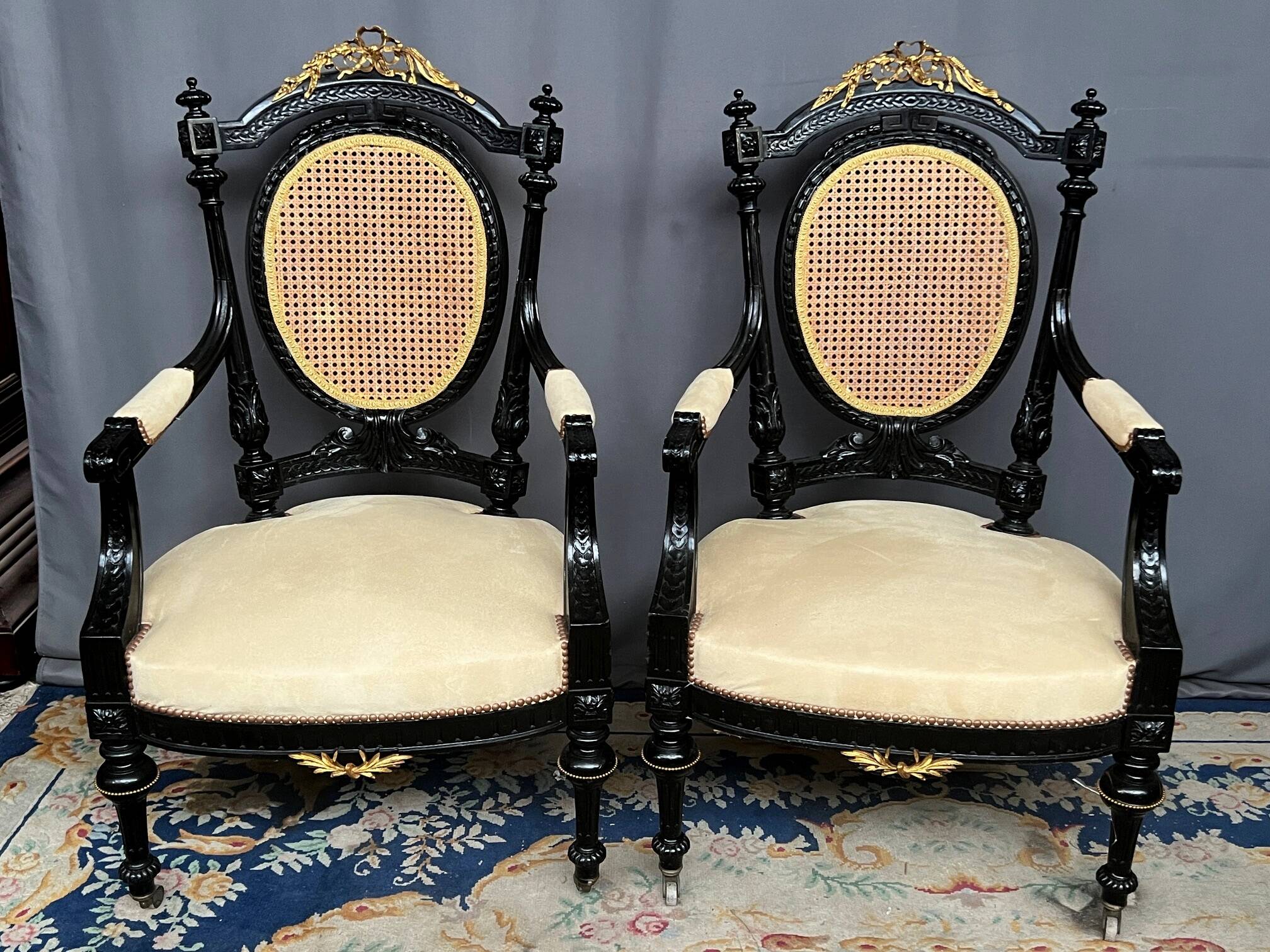 Paire de fauteuils Napoléon III.
