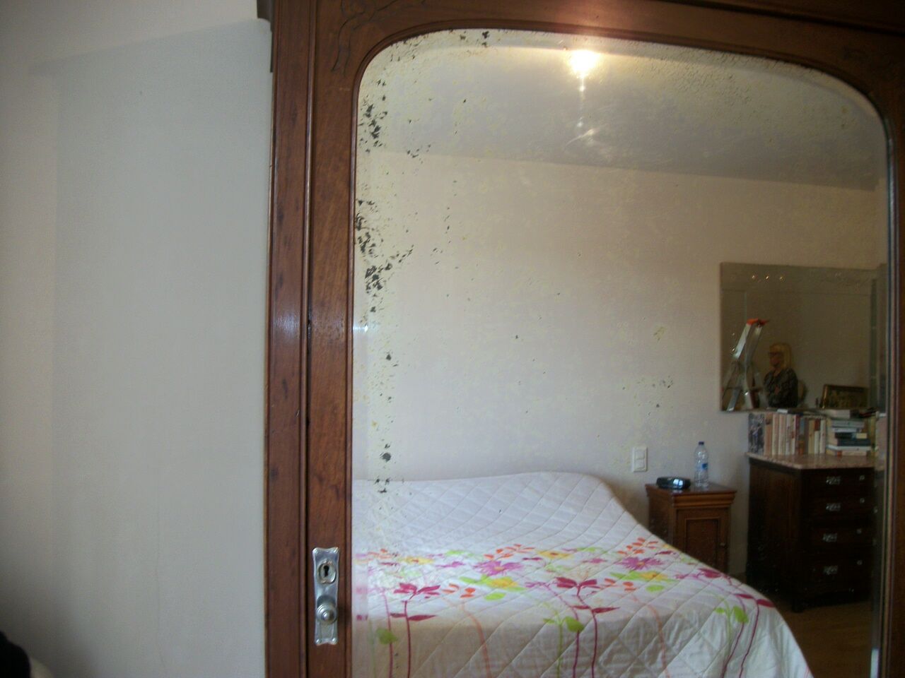 Pair of bonnetières