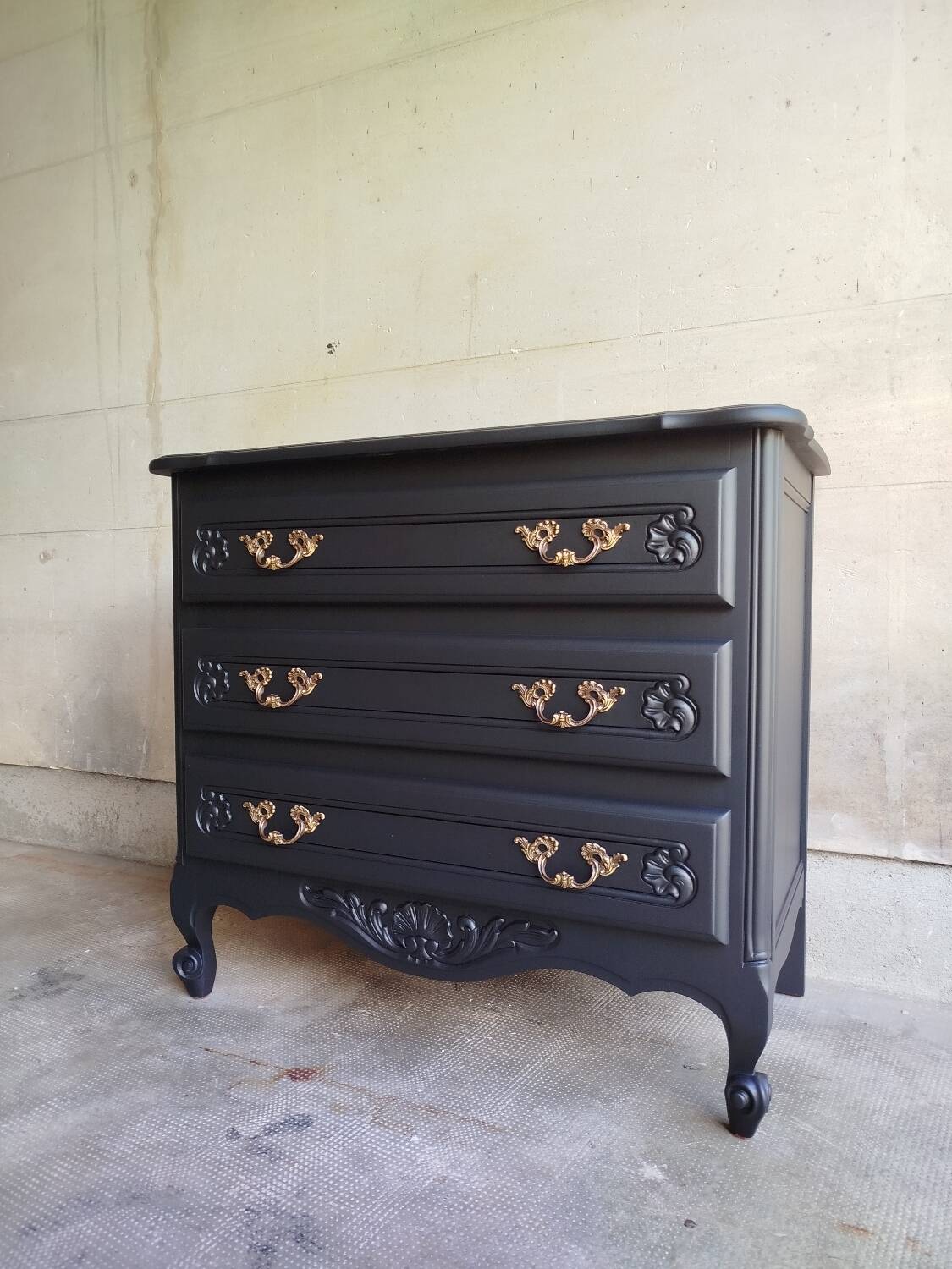 Vintage black chest of drawers