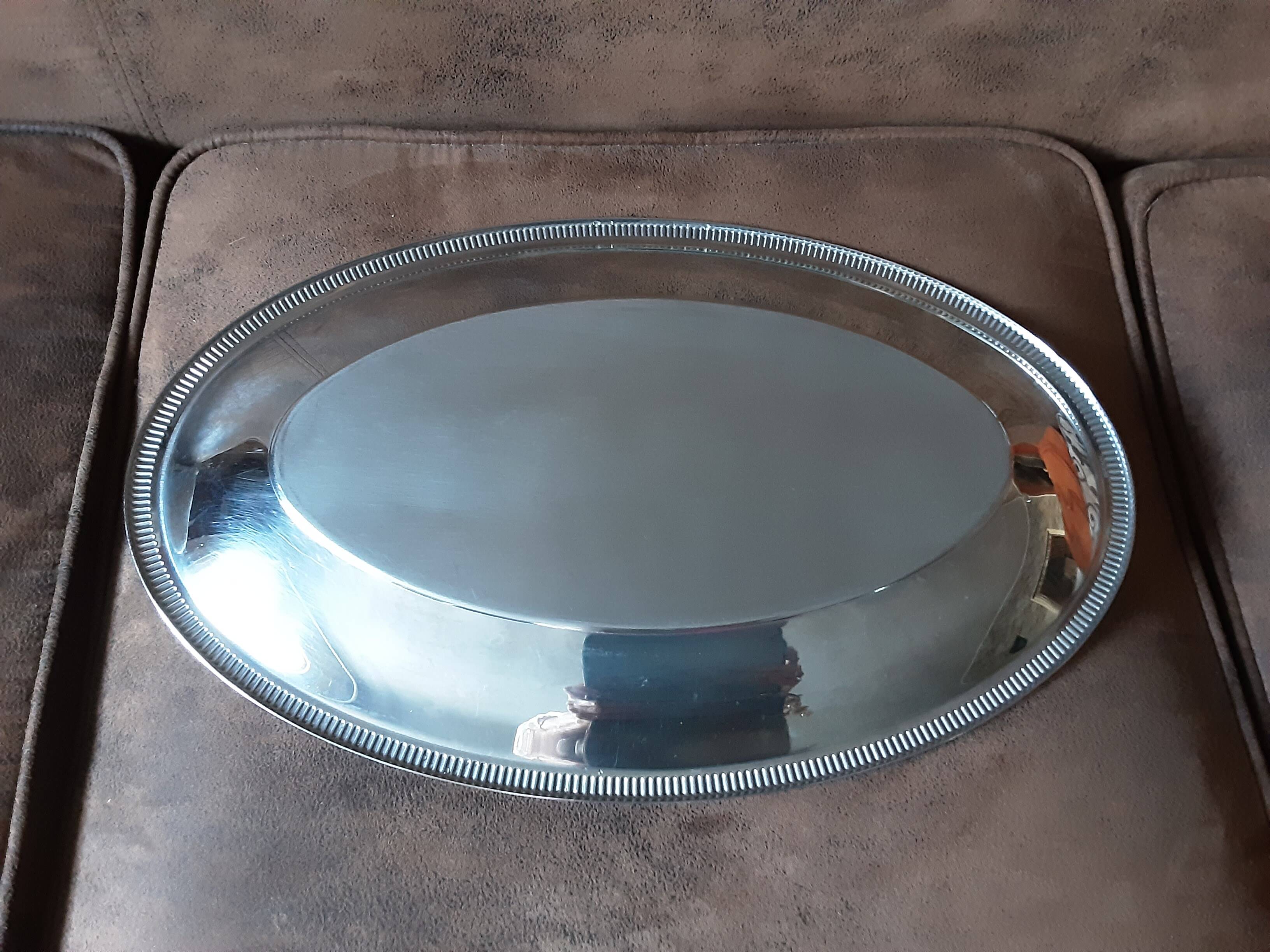 Oval metal dish