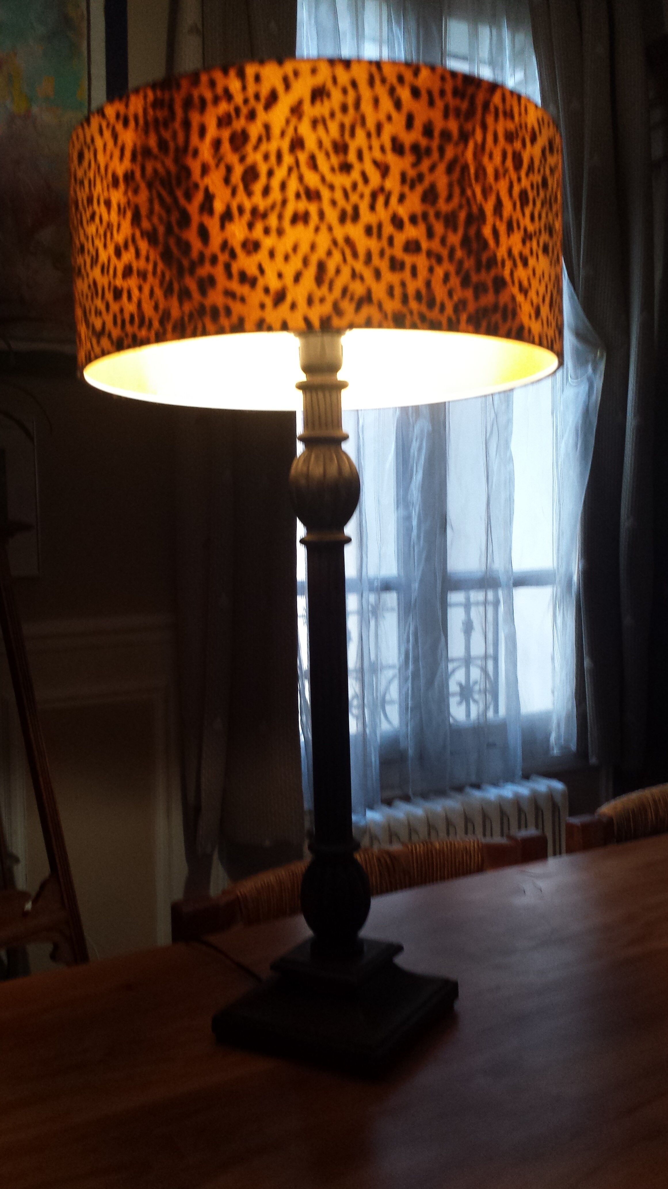 Table lamp with leopard lampshade