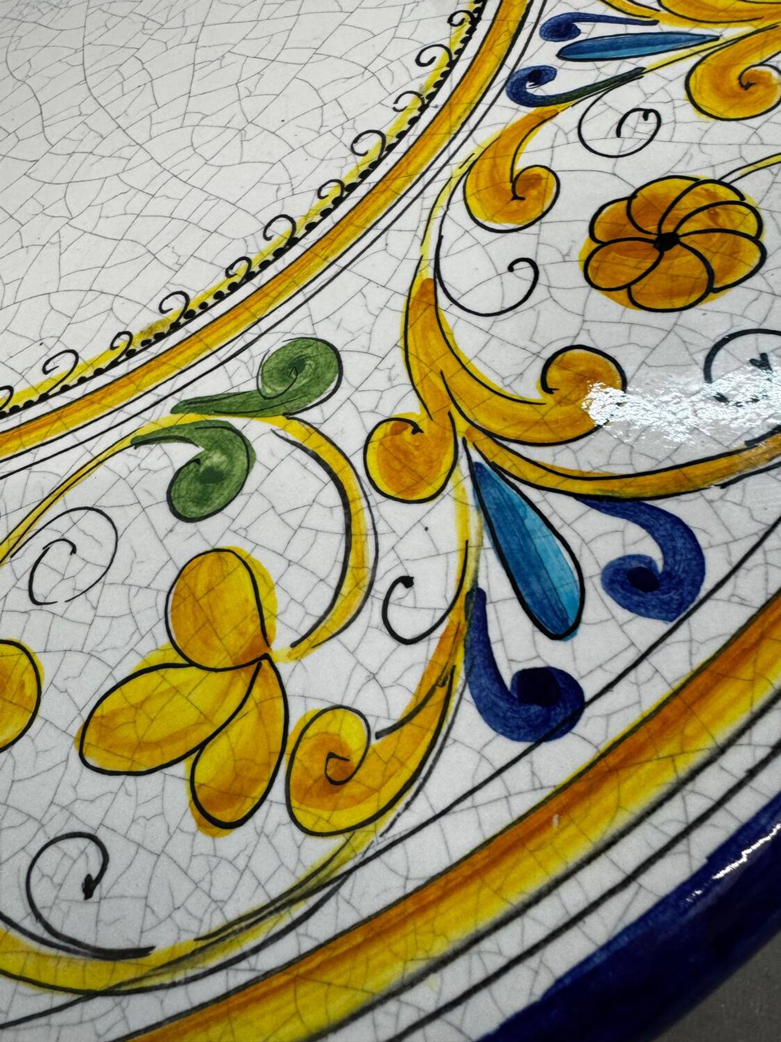 Outdoor table signed Grandi Maioliche Ficola hand-painted Italy