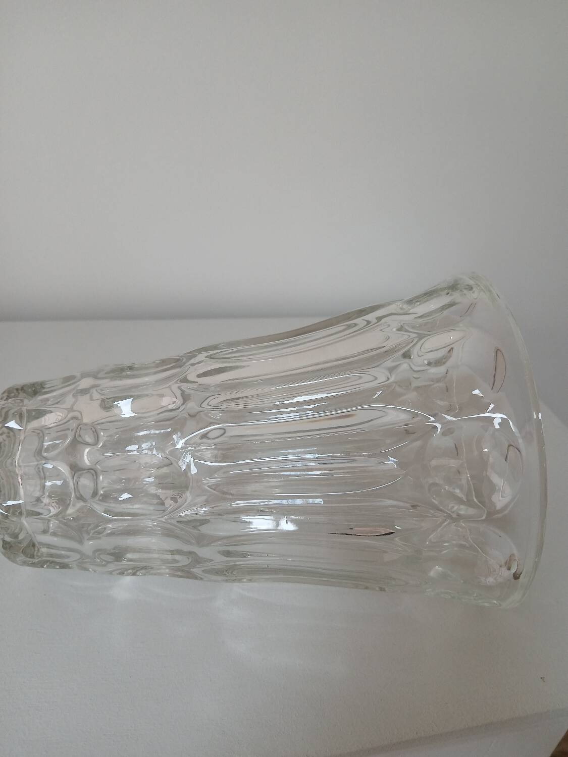 Chiseled glass vase
