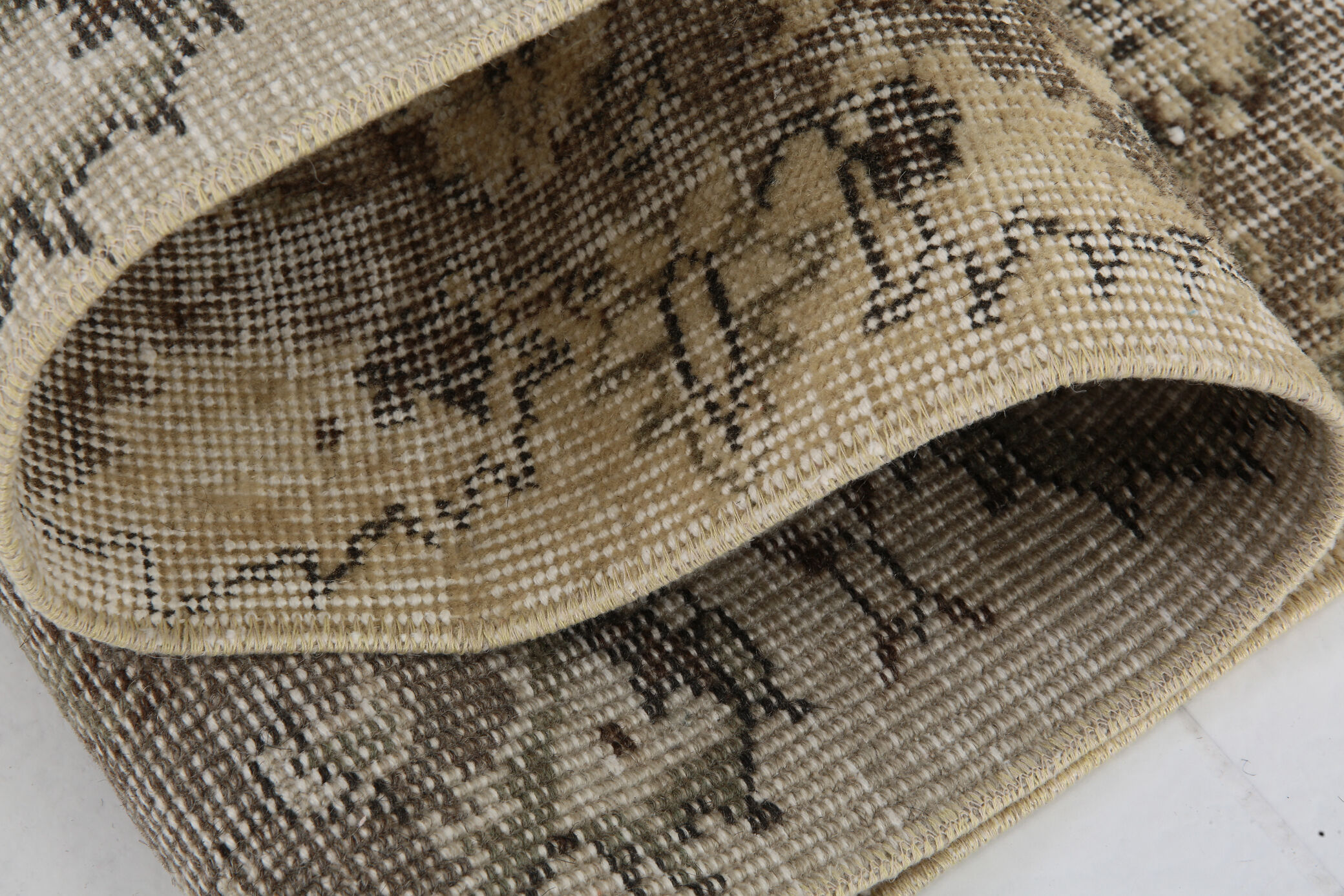 Classic beige & brown vintage rug, 211x155 cm