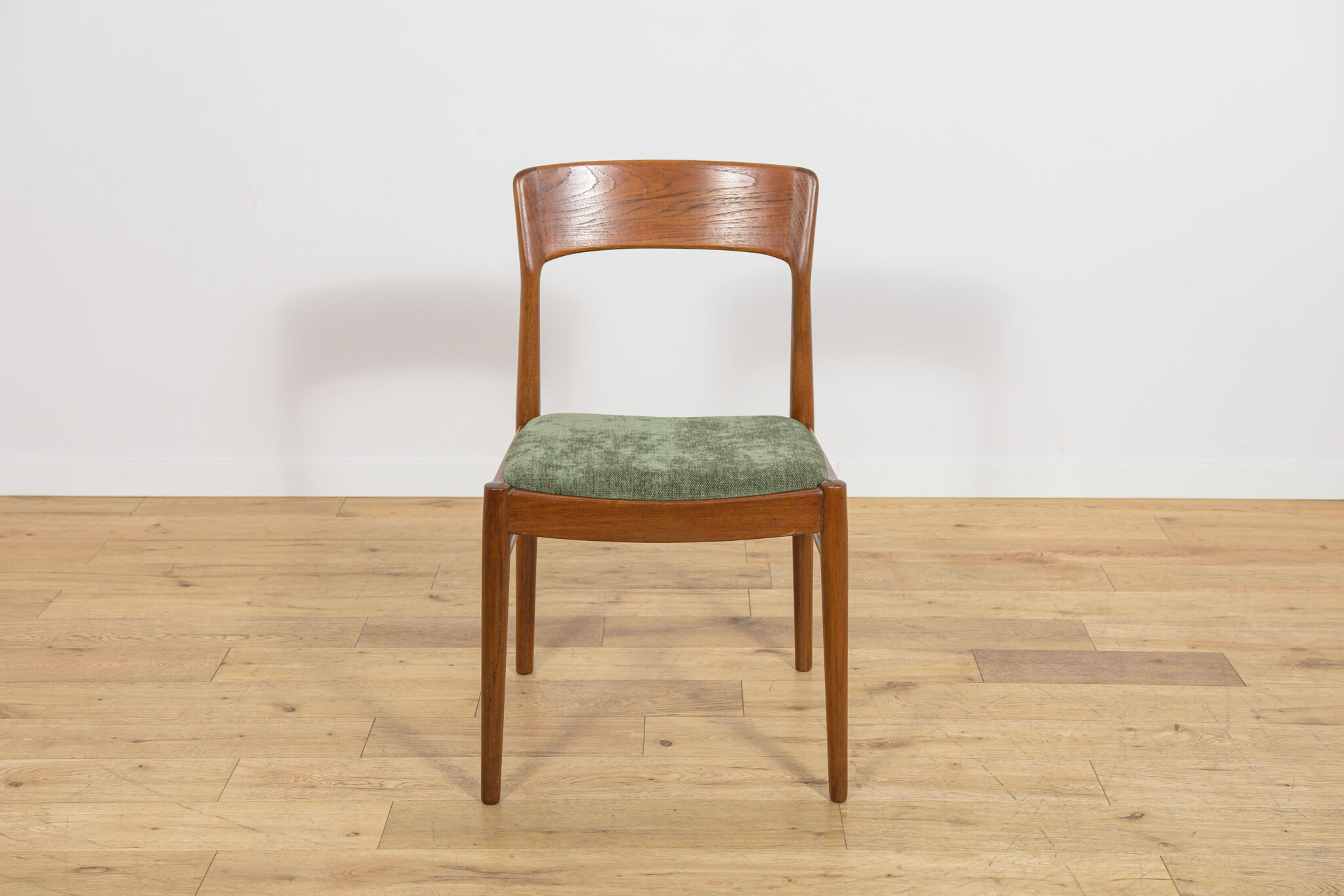 Mid-Century Teak Model 26 Dining Chairs by Henry Kjærnulf for Korup Stolefabrik, Denmark, 1960s, Set of 4
