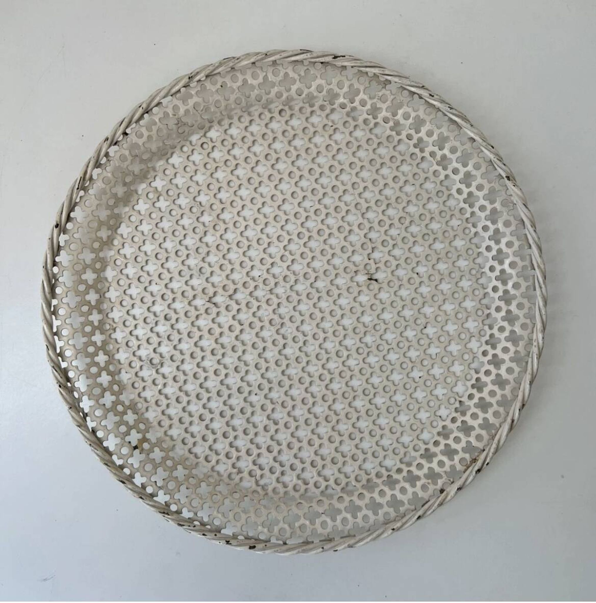 Round tray in openwork sheet metal Mathieu Mategot 1960?