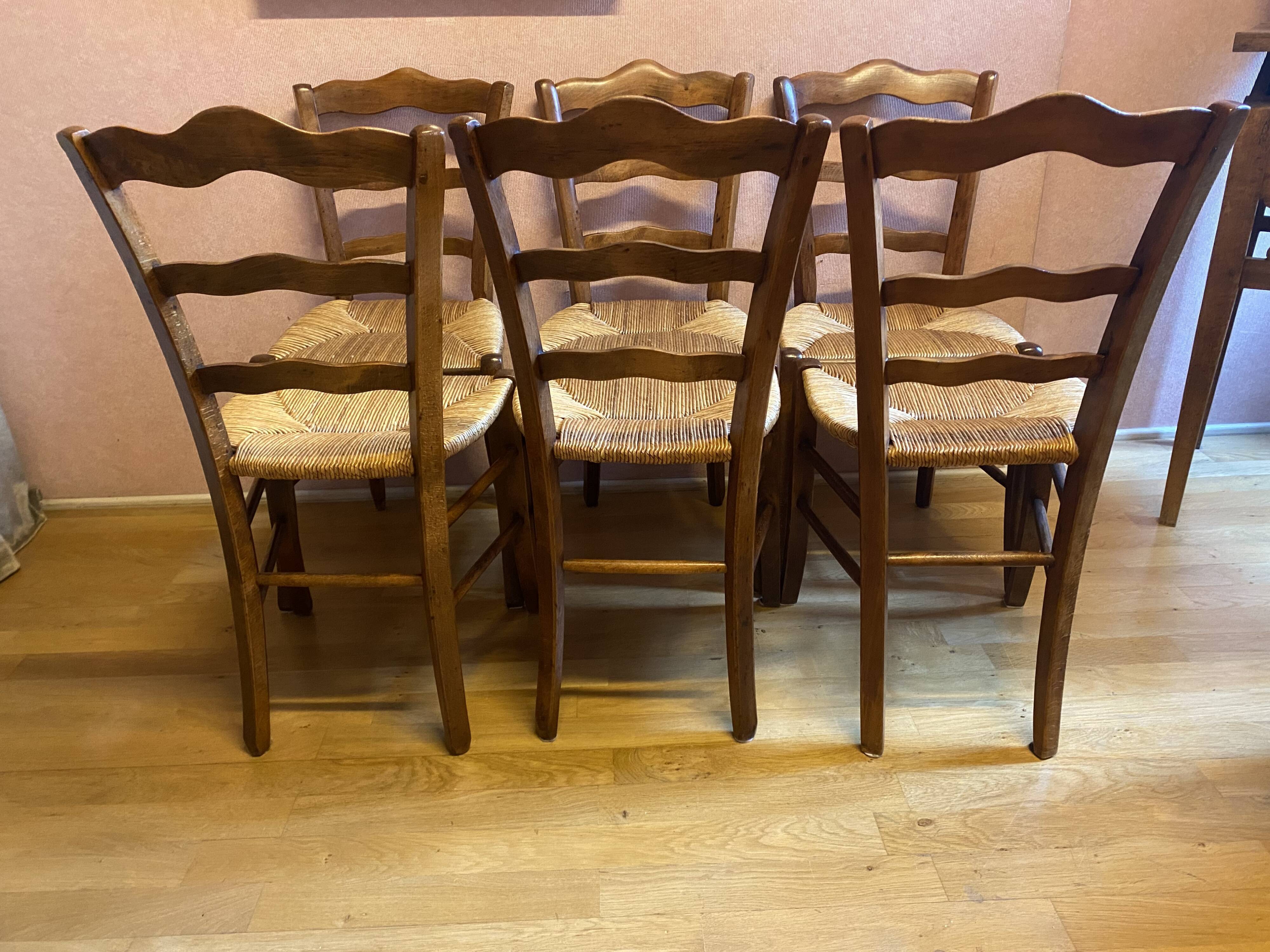 Series of 6 straw chairs