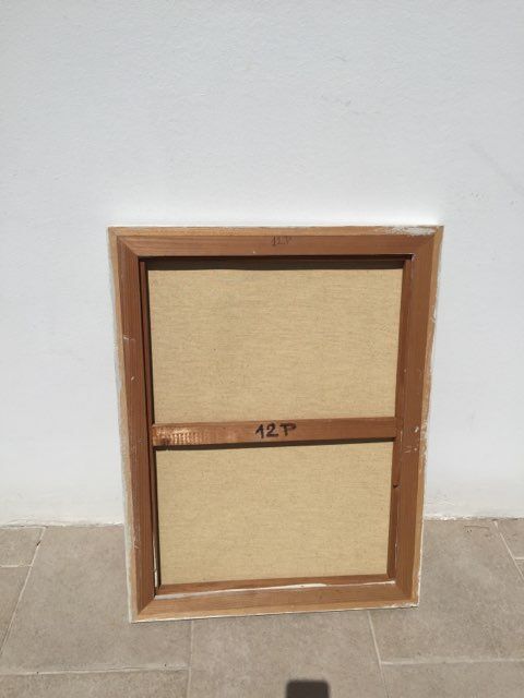 Table in orange and blue tones