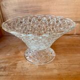 Coupe sur pied ancienne en verre ciselé