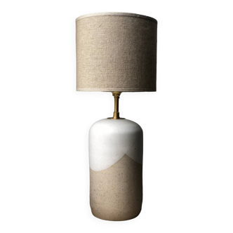 Light fixture with lampshade