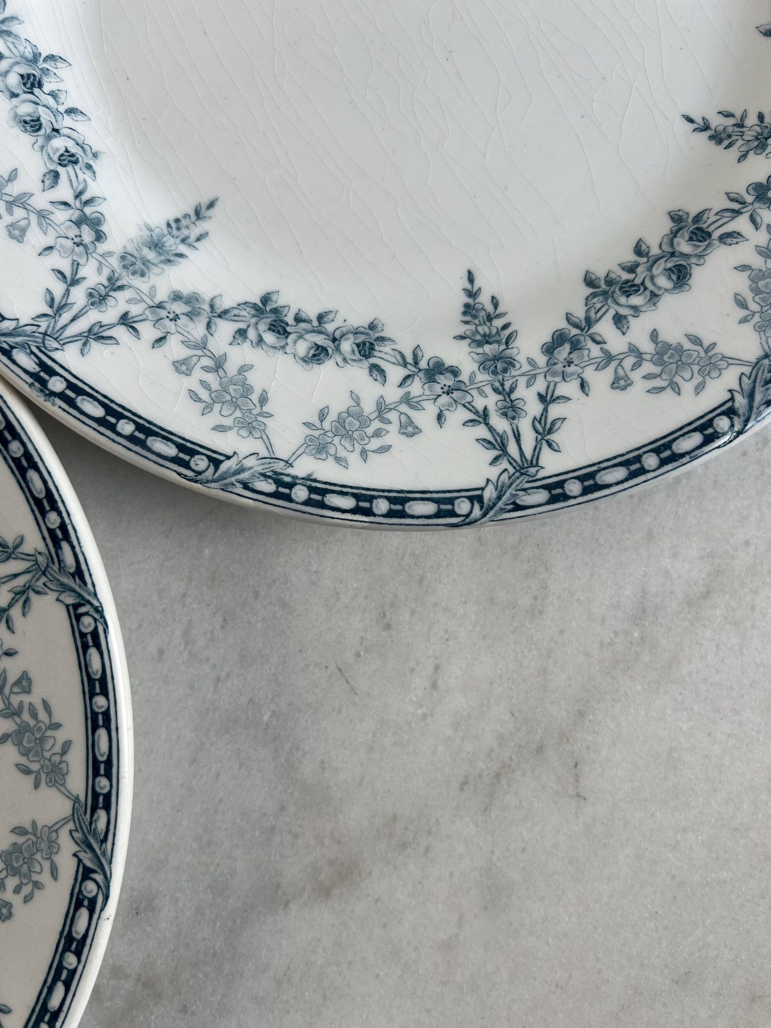 Set of 4 flat plates Creil and Montereau Labrador
