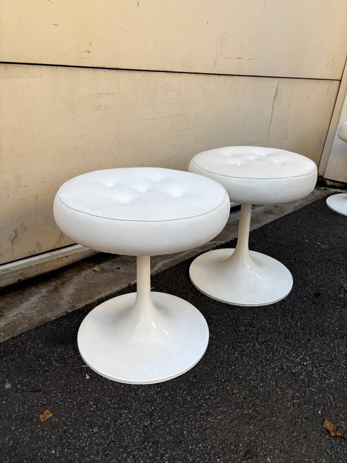 Paire de tabourets pied tulipe années 70’