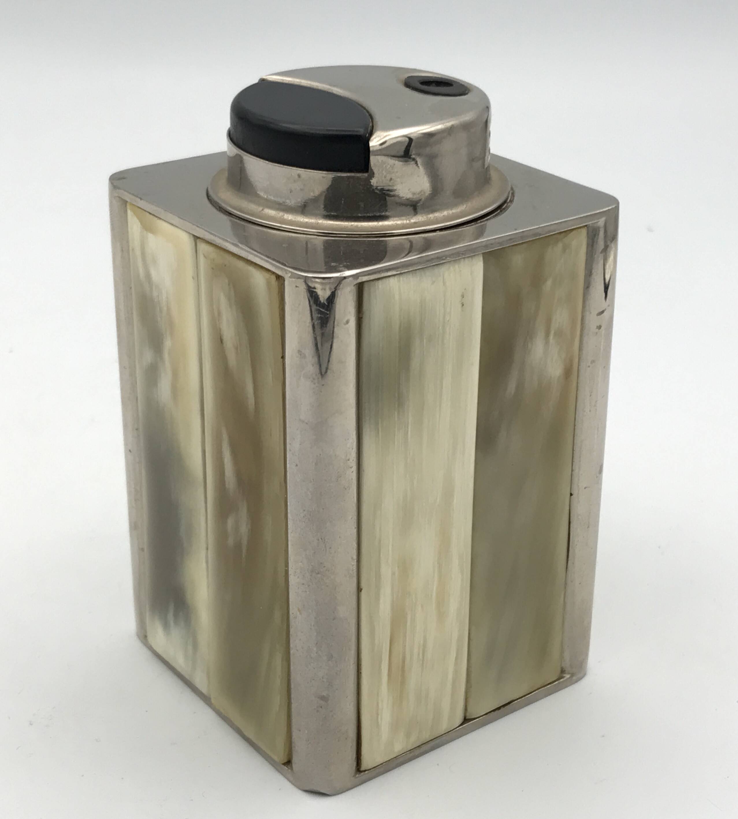 Large Vintage Collection TABLE LIGHTER in chrome-plated metal and horn