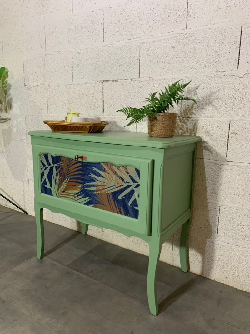 Vintage bar