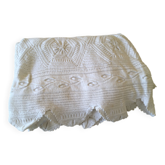 Couverture tricotée main fleurs et hexagones