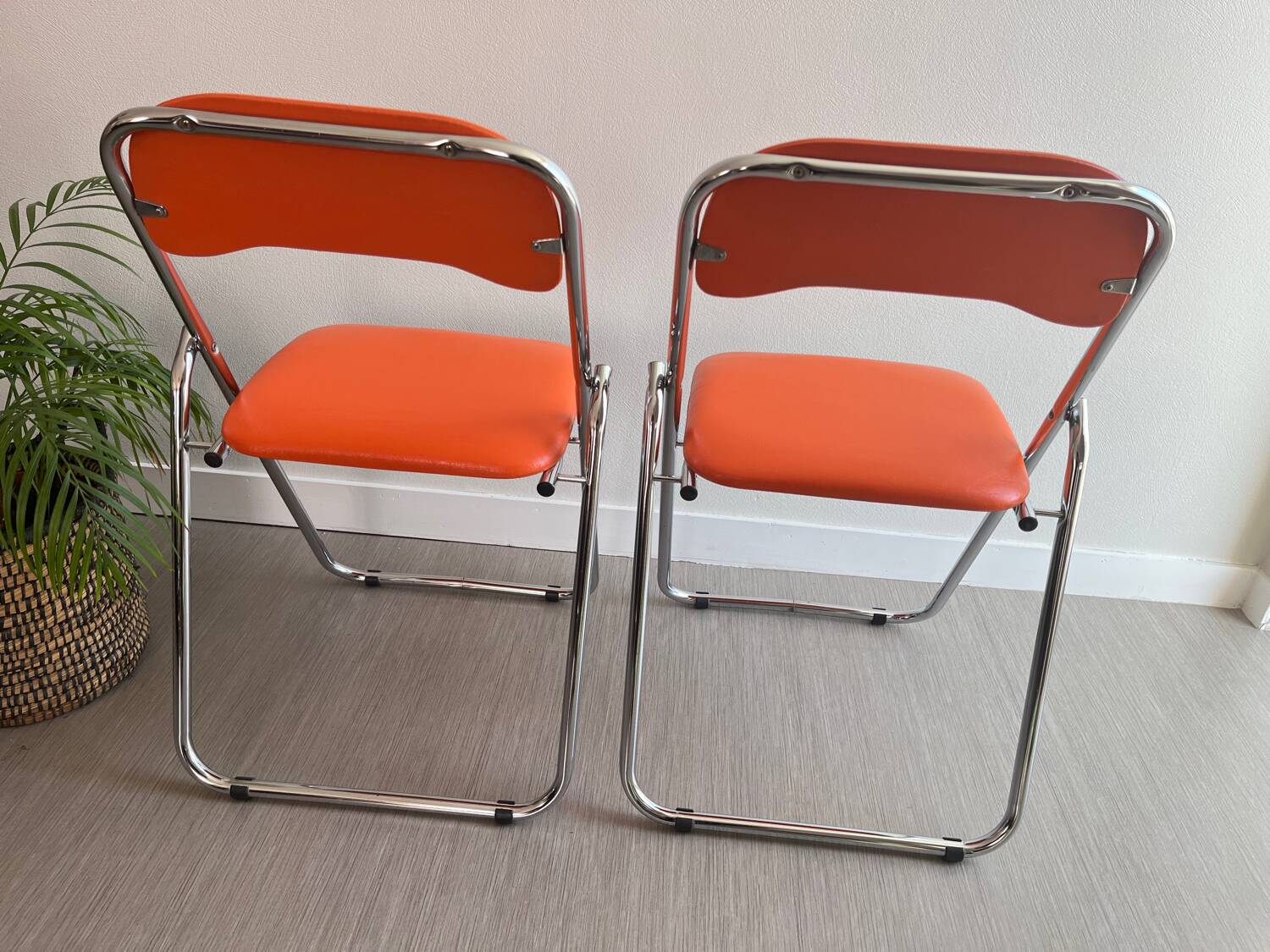 Chaises pliantes vintage chrome / skaï orange Soudexvinyl