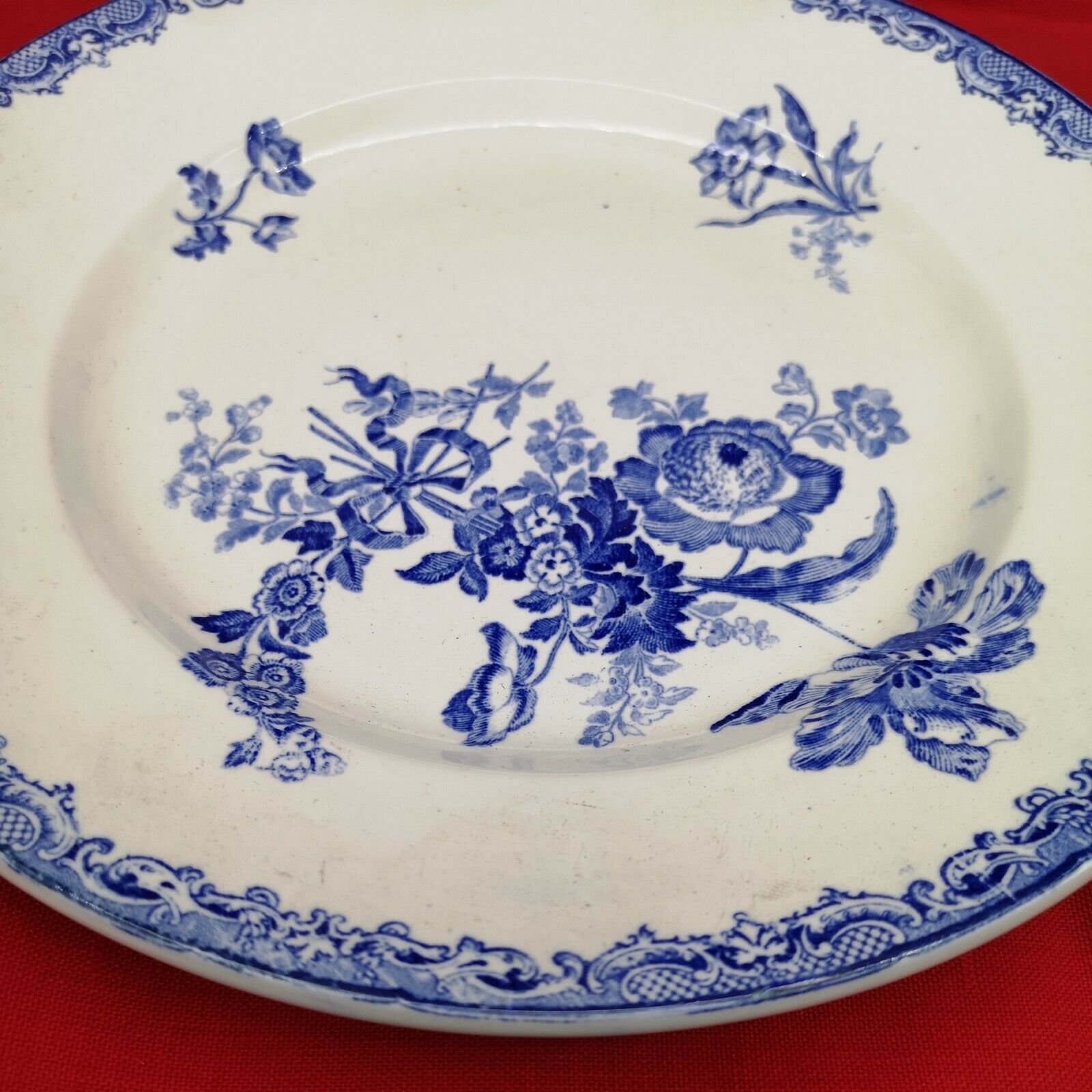 Round dish in Earthenware Sarreguemines model Fontanges