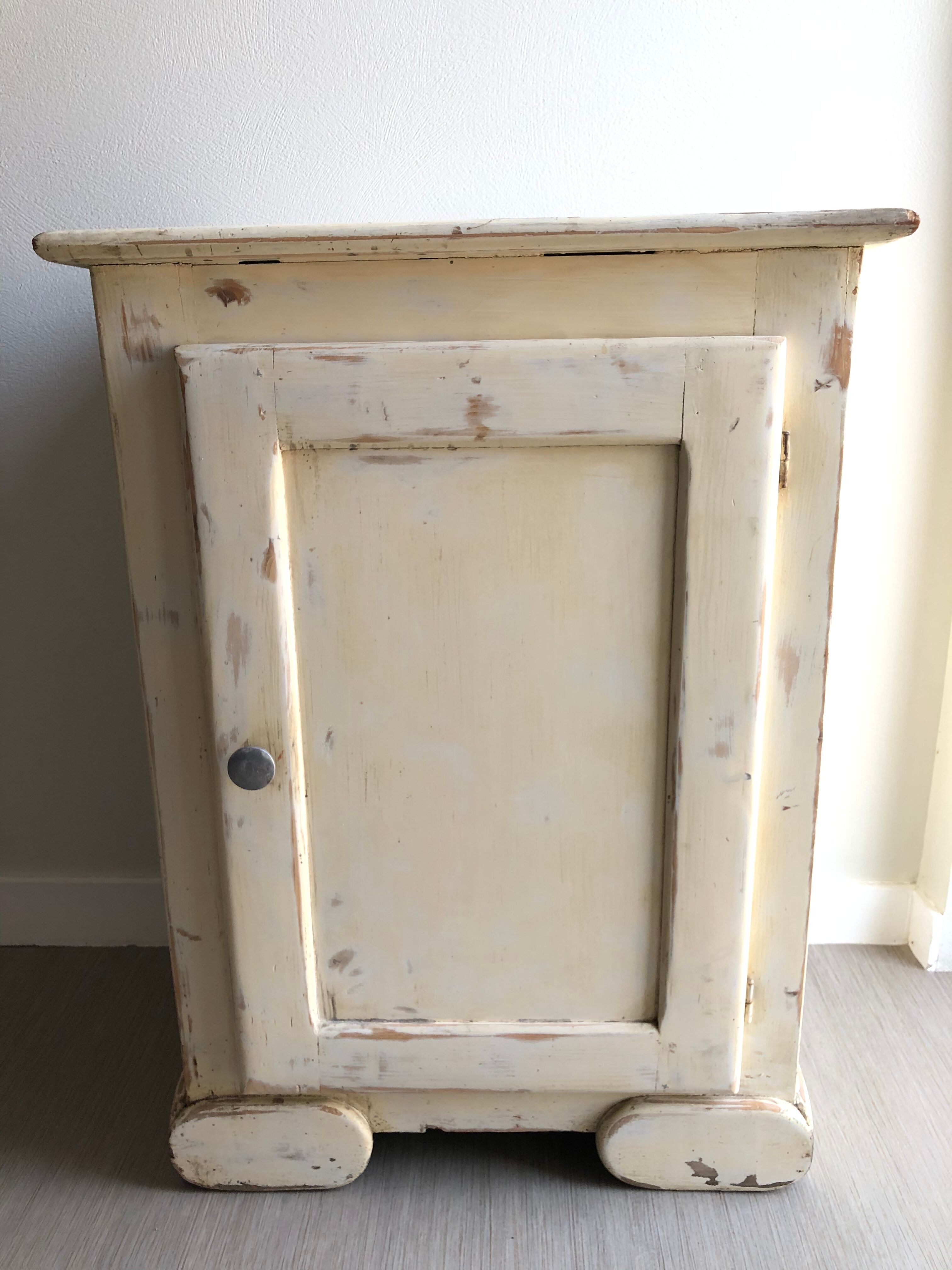 Former patinated confectioner