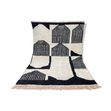 Traditional handmade Beni Ourain Berber rug, size 140 x 260 cm.