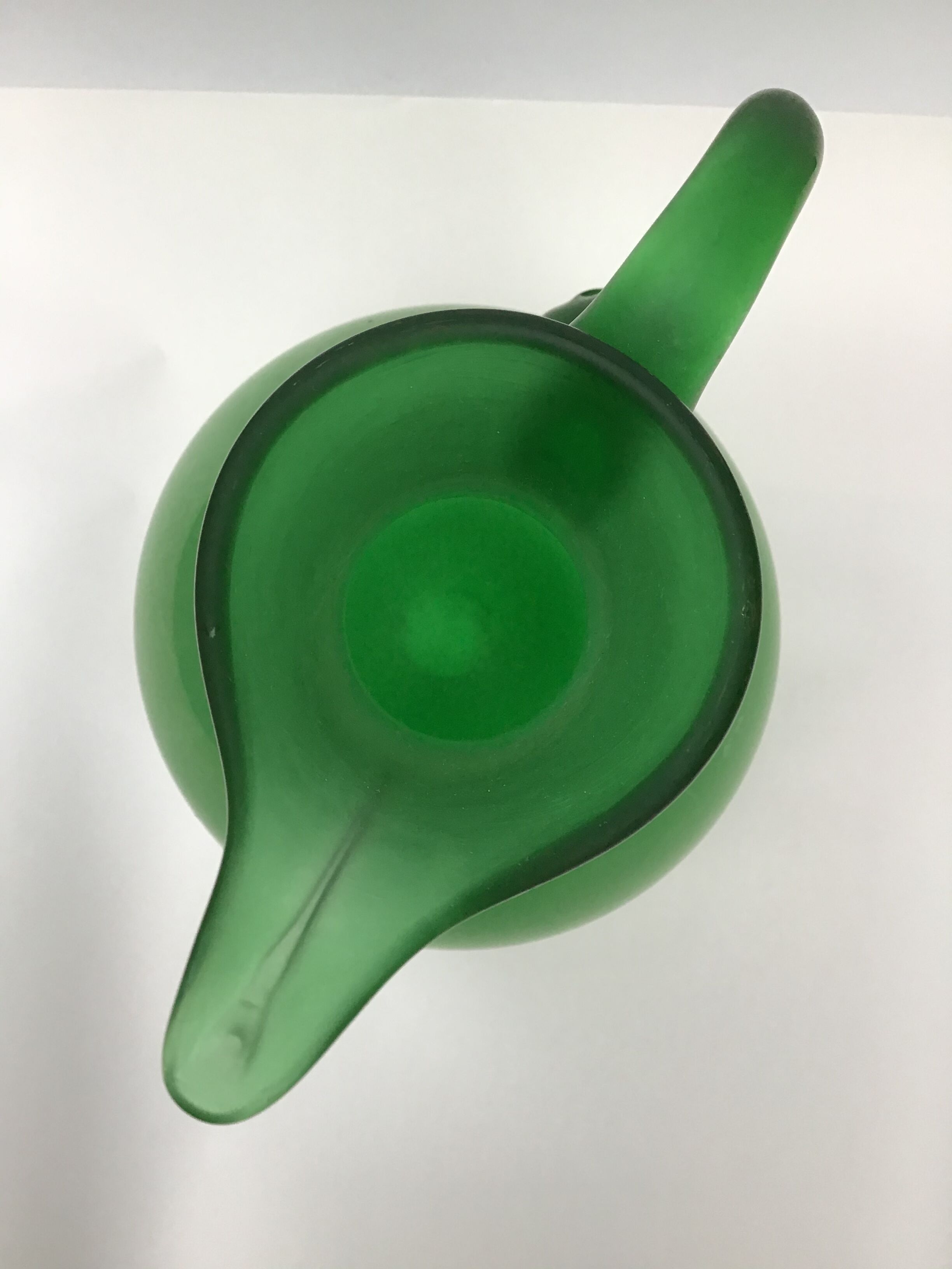 Pitcher green translucent glass paste