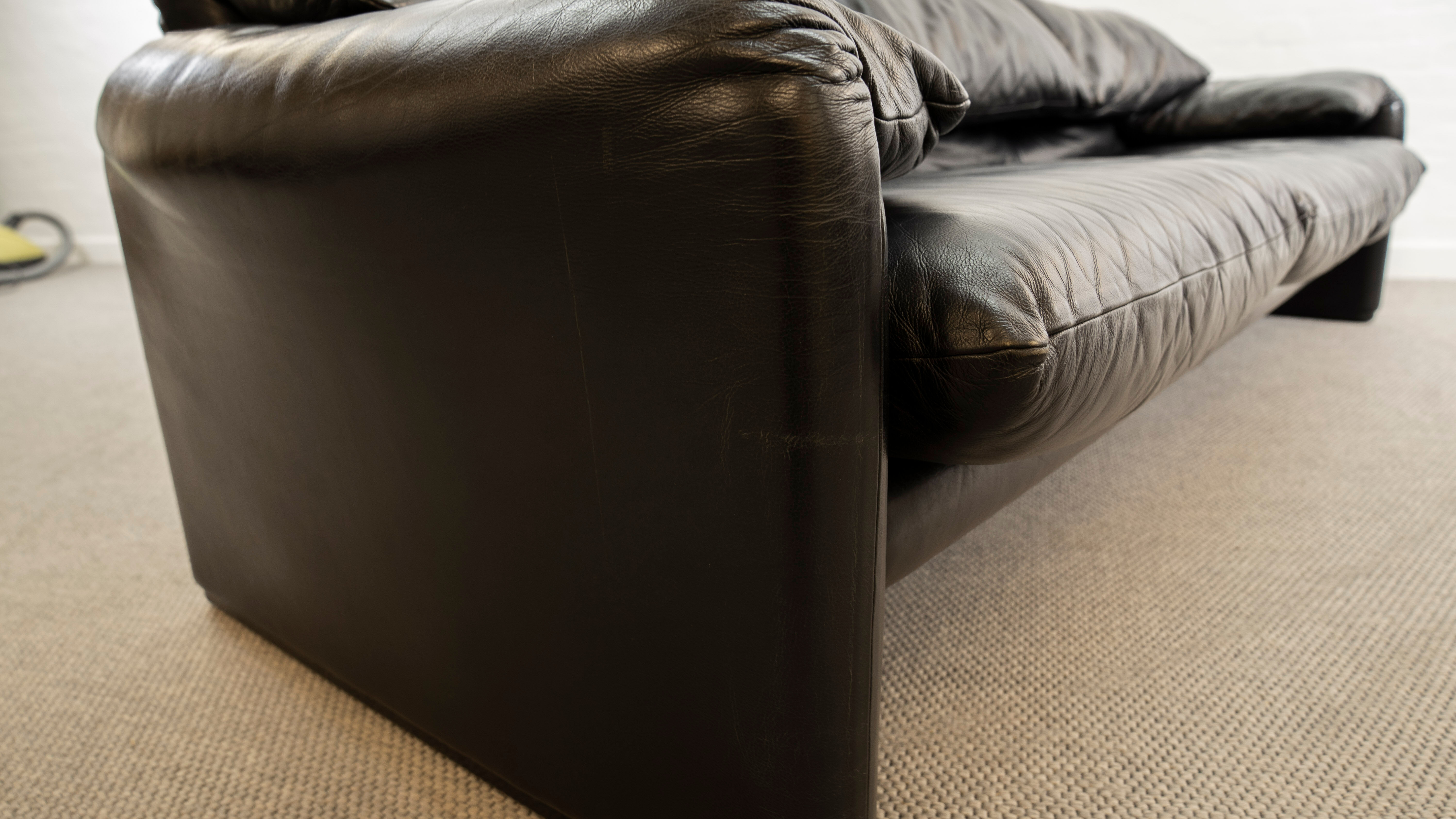 Maralunga 3-Seat Sofa in black leather by Vico Magistretti for Cassina